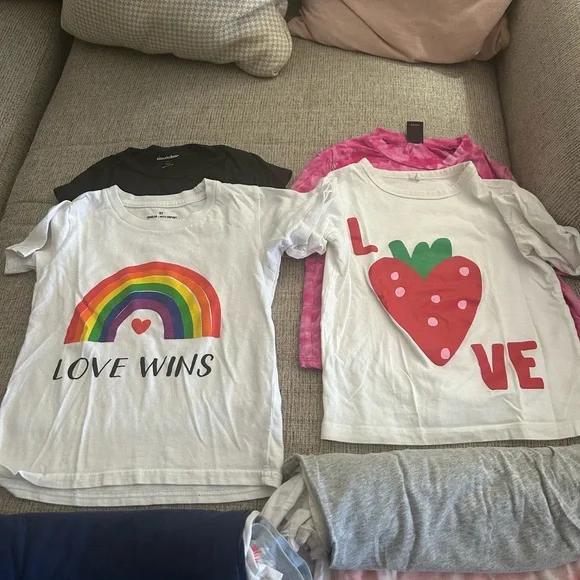 Girls' Assorted Color T-Shirts - Pack of 11 size 4/5 - Picture 3 of 6